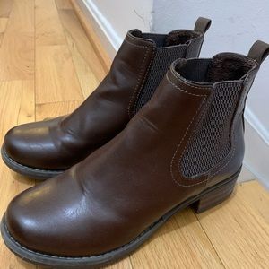 Eastland Handcrafted Brown Chelsea boots